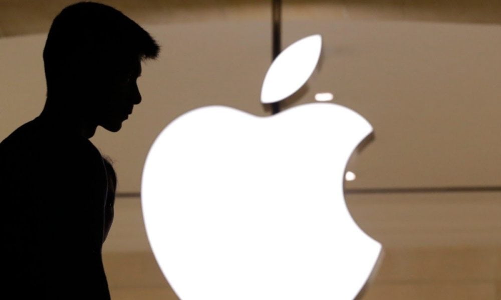 Apple Becomes The First $$$TRILLION$$$ Dollar Company In The World ...